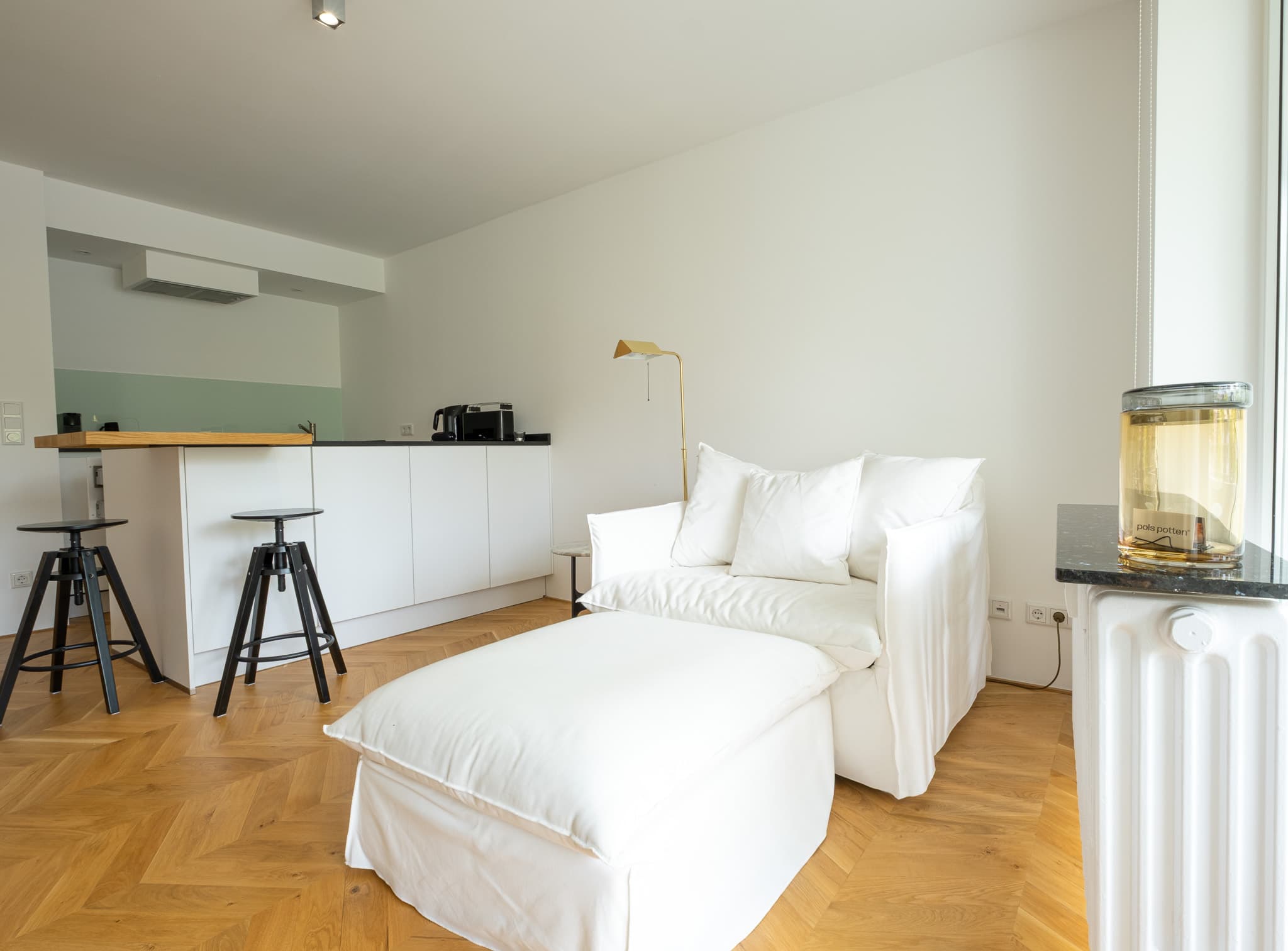 Bright Designer 2-Room Apartment with Balcony